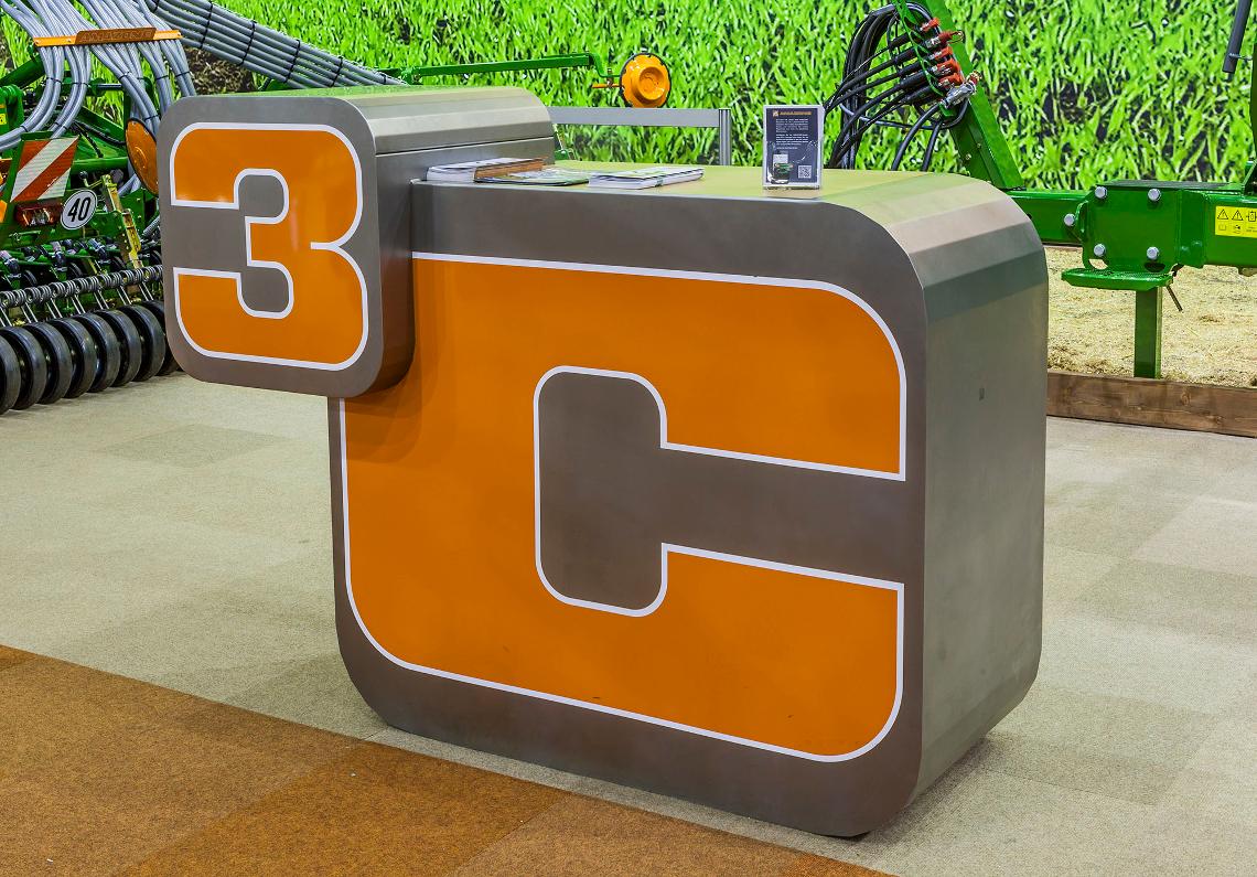 Ausstellungsobjekt 3C Tisch