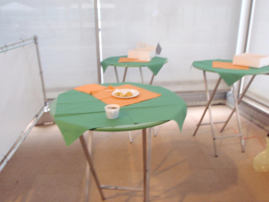Ausstellungsobjekt Stehtisch