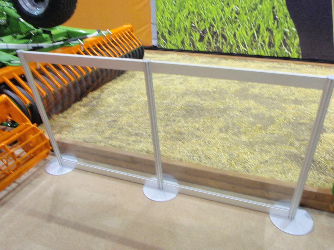 Ausstellungsobjekt Glasabstperrung: 1 Glaselement