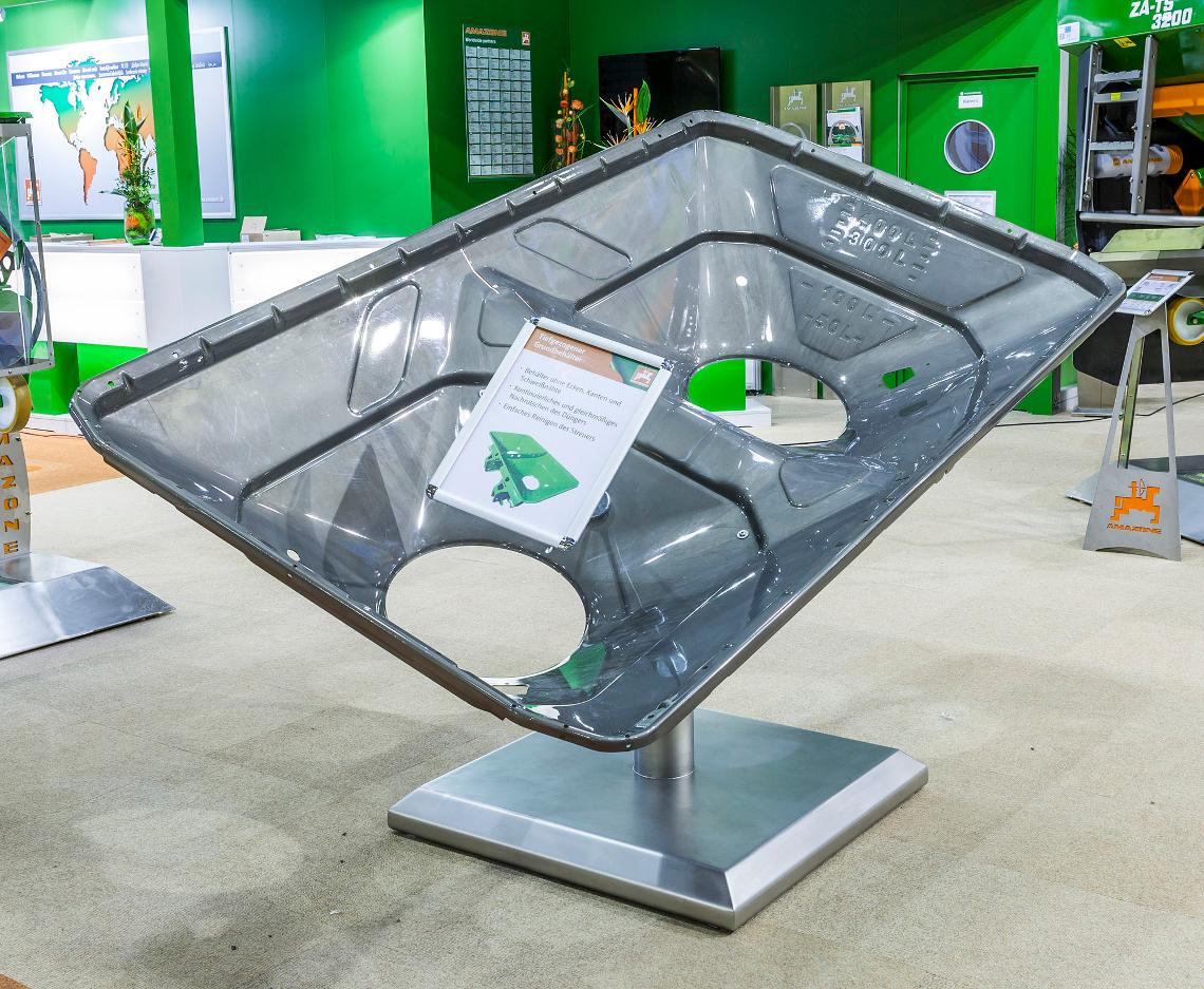 Ausstellungsobjekt tiefgezogener Behälter