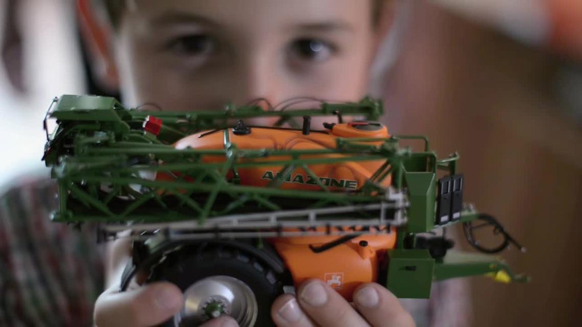 Video From father to son - always AMAZONE