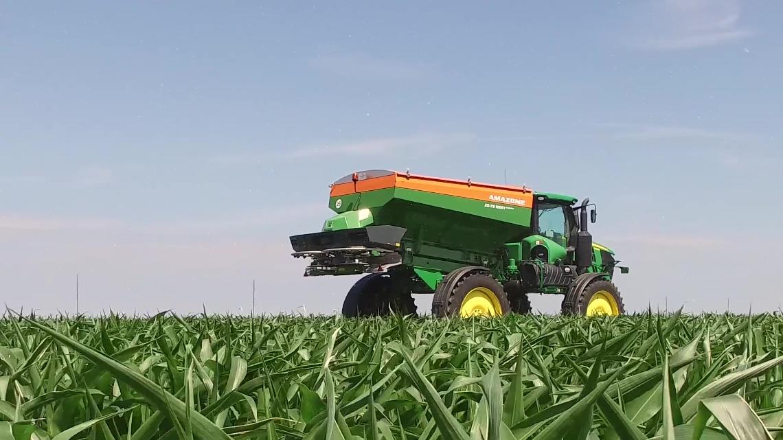 Video ZG-TS 10001 Truck John Deere R4038