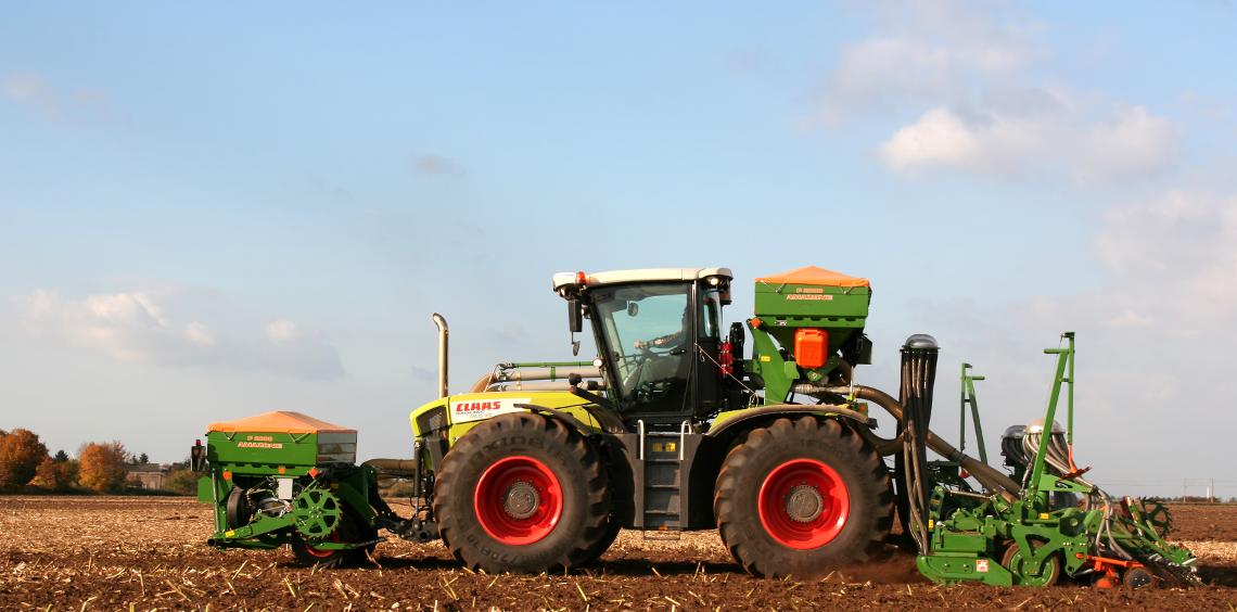 Avant Claas 7404