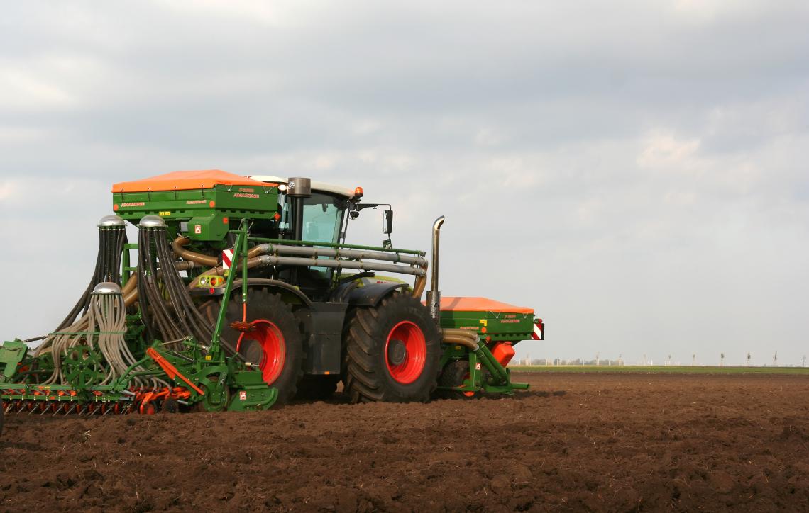 Avant Claas 7426