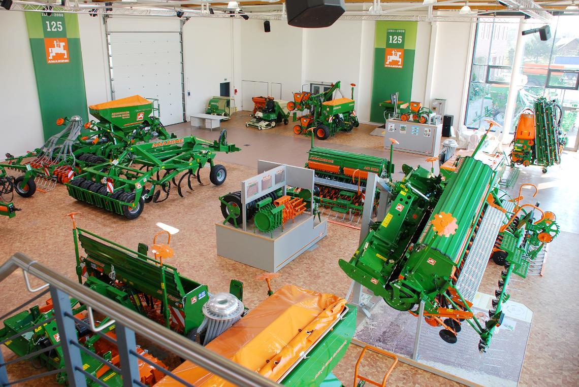 ActiveCenter innen mit Maschinen