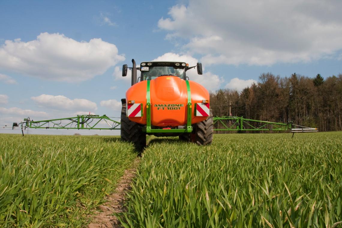 Amazone UF Fronttank D4 6730