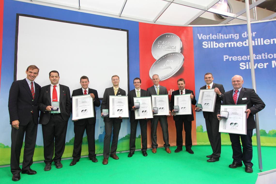 Verleihung Silbermedaille 2011 dx AT2011 034