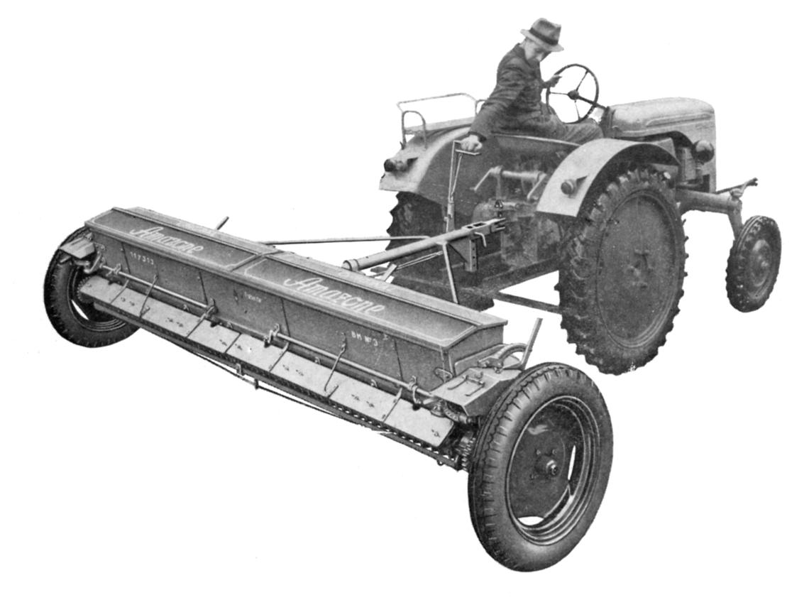 Schlepper Duengerstreuer