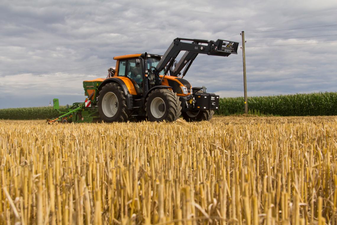 AD-P 303 Special Valtra dx jg 8731