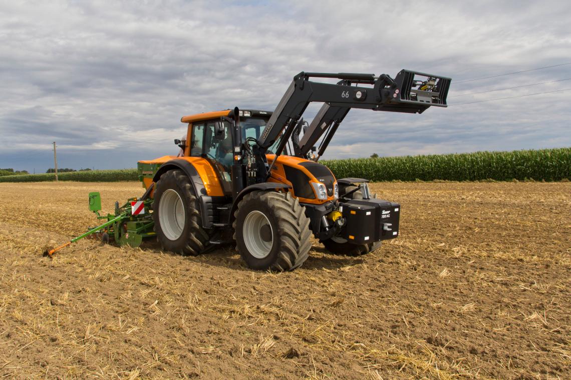 AD-P 303 Special Valtra dx jg 8744