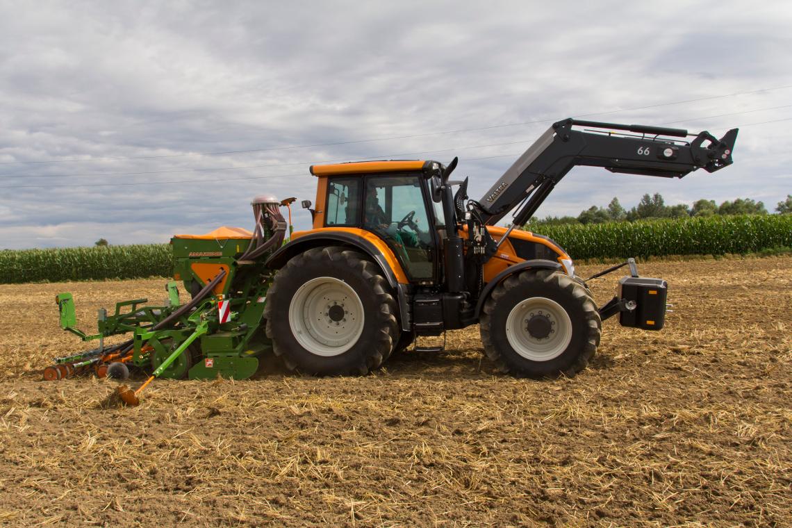 AD-P 303 Special Valtra dx jg 8745