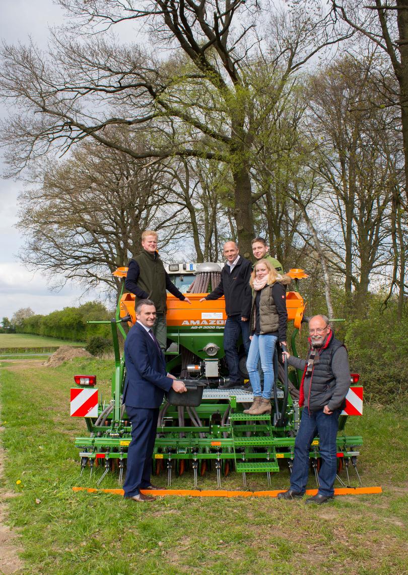 PM-2017-04-21 Modernste Landtechnik für Lehre und Forschung 2 dx HOS