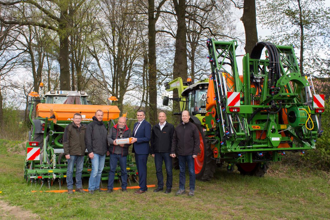 PM-2017-04-21 Modernste Landtechnik für Lehre und Forschung 1 dx HOS