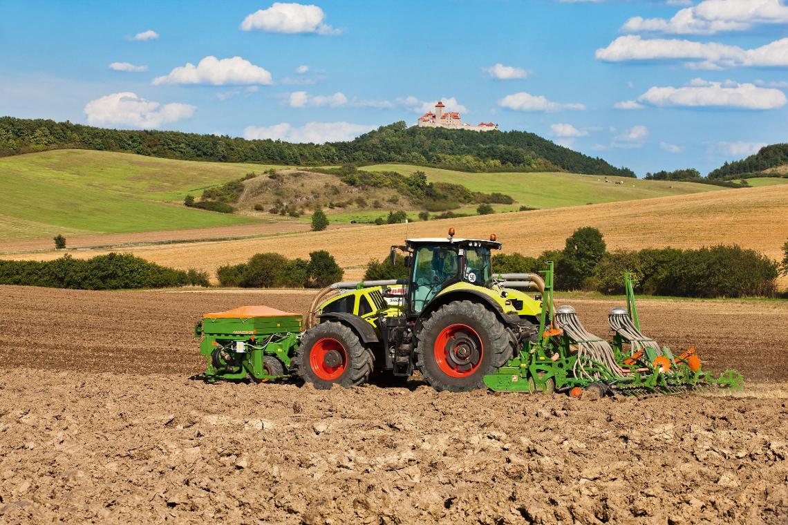 Avant Claas Axion