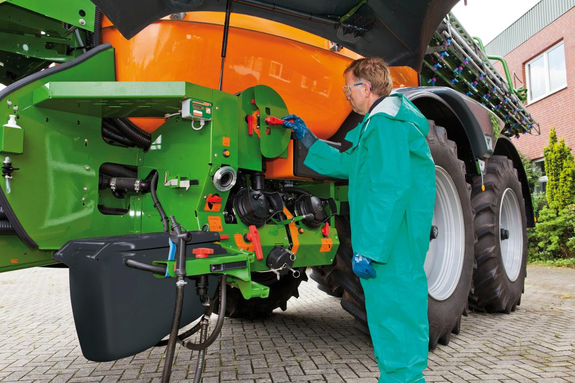 UX11200 Bedienfeld 01