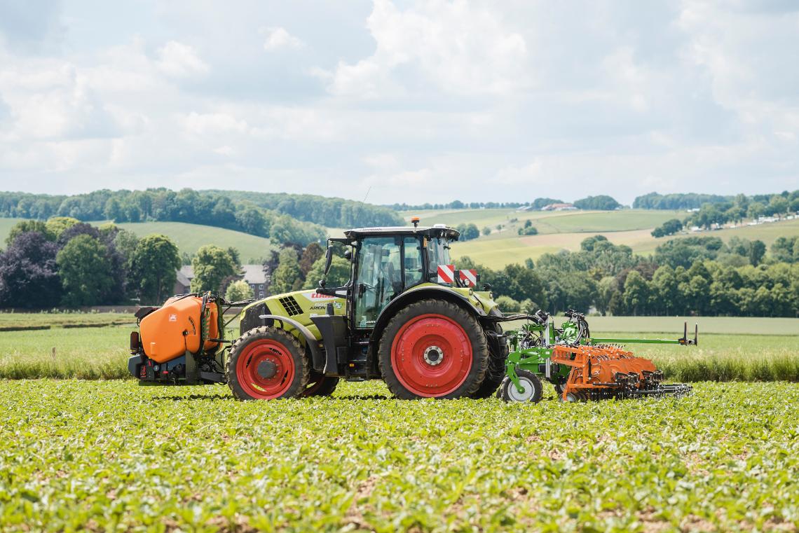 Venterra 2K KPP L AV 5 Horus FT P RowSpray Ruebe Claas HR 5915