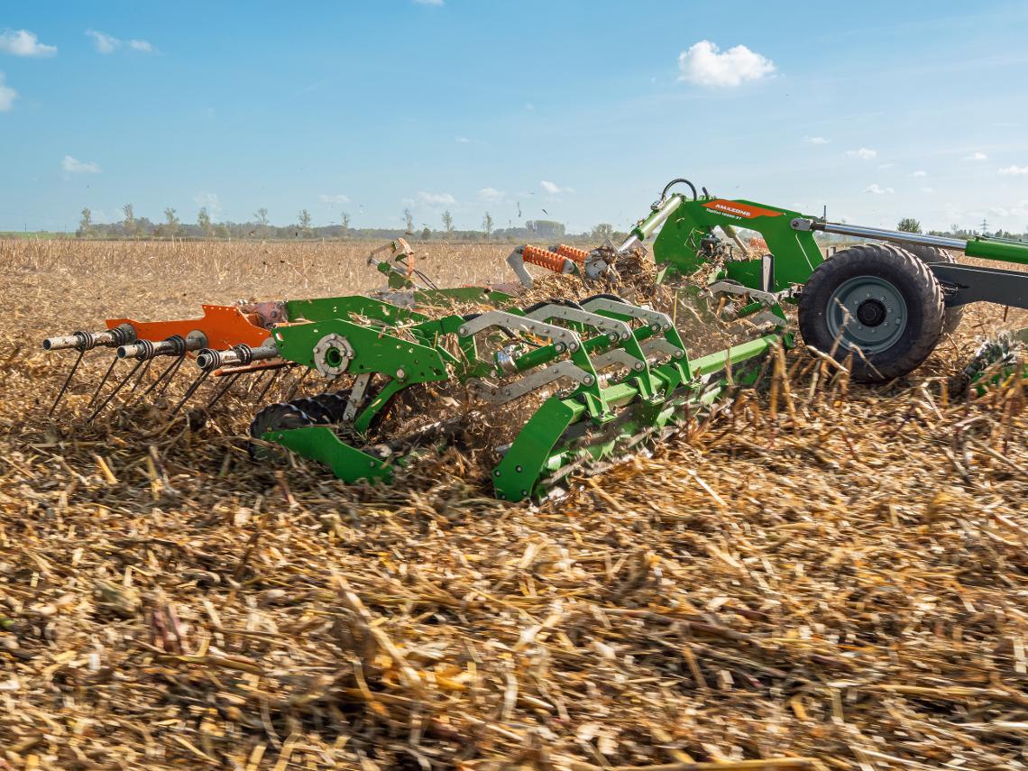 TopCut12000-2T JohnDeere
