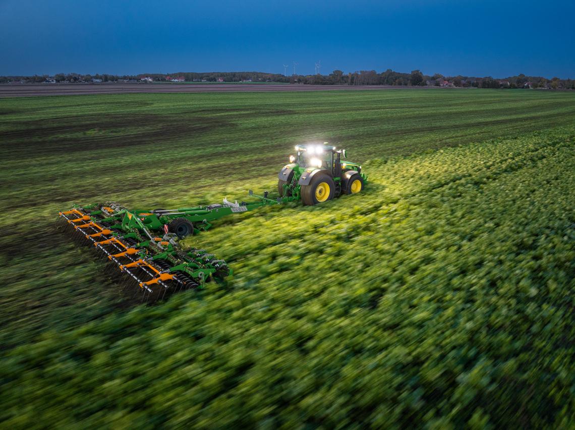 TopCut12000-2T JohnDeere