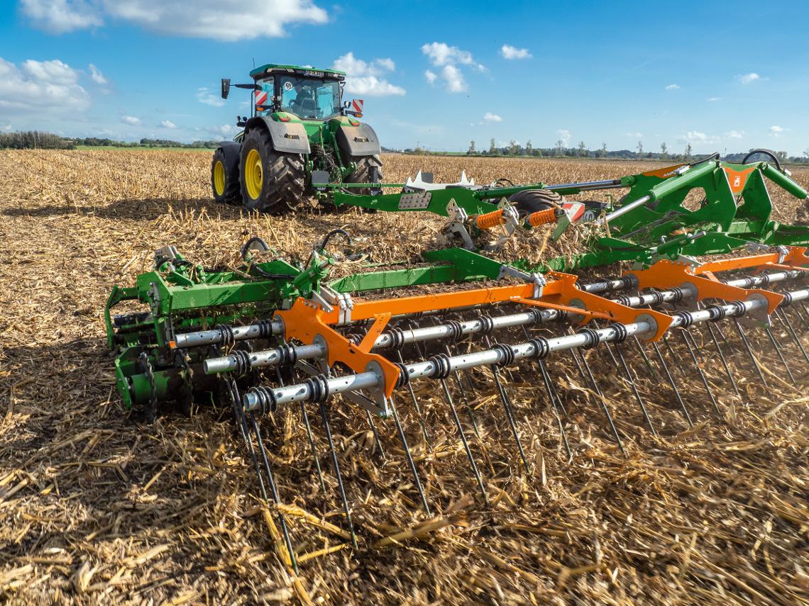 TopCut12000-2T JohnDeere