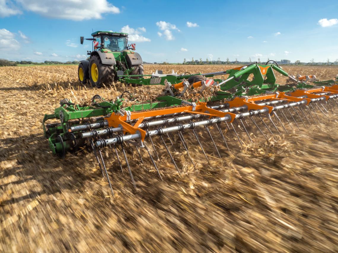 TopCut12000-2T JohnDeere